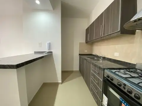 Av Pte H Yrigoyen 1900, Piso 1