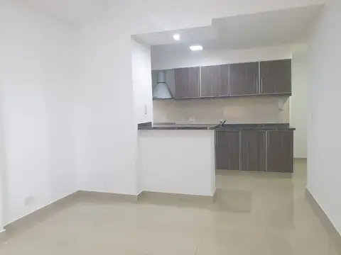 Departamento en Alquiler en Florida Mitre/Este, $ 750.000