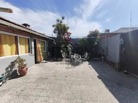 Casa 4 ambientes en venta en Remedios de Escalada con Quincho y gran patio