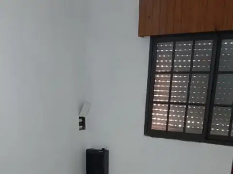 DEPARTAMENTO DE DOS AMBIENTES AL FRENTE EN PLANTA BAJA