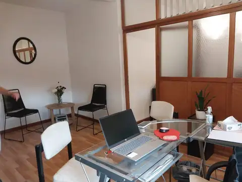 Local en  venta a una cuadra de la estación de San Isidro