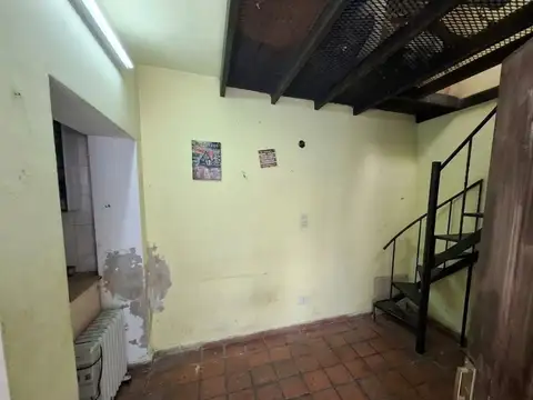 Depto Tipo Casa en Venta 50 años