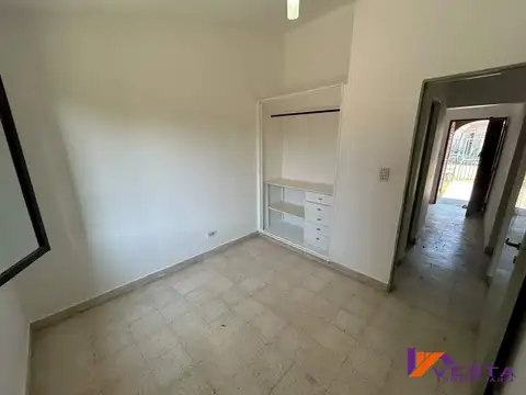 Casa en Alquiler con 2 cocheras