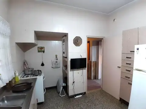 Casa 6 ambientes con 1 baño