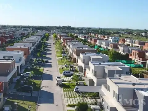 Casa en venta en el barrio Casas de Santa Maria