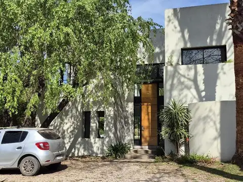 Casa venta de 5 ambientes con Pileta en el barrio La Pradera II, Pilar, Gba Norte
