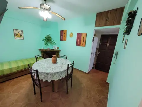 Calle 3 2000, Piso 2