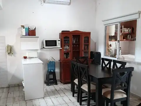Casa 4 ambientes con 1 baño