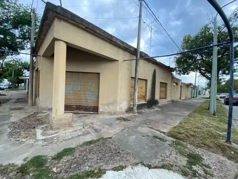 VIVIENDA EN ESQUINA/SALÓN/B° VILLA DOMINGA