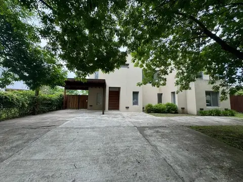 Casa en Alquiler en Santa Catalina 3 dormitorios, Villanueva 100