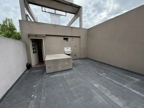 Depto Tipo Casa en Venta 8 años