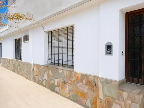 Casa en venta en San Andrés de Giles – Gran lote - Ubicación céntrica - Financiación - Oportunidad