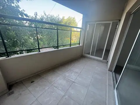 Av Croacia 100