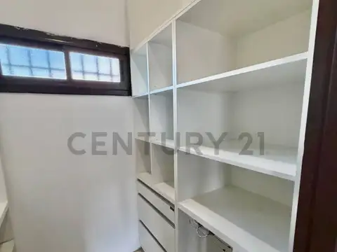 3 dormitorios con patio y doble cochera