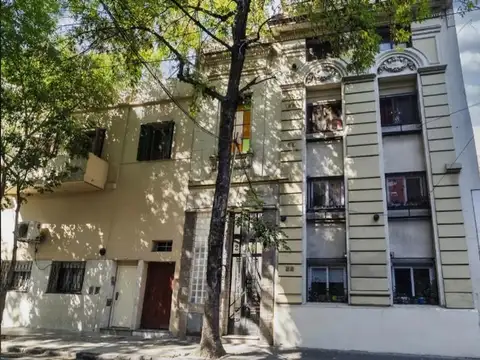 VENTA PH DÚPLEX 3 AMBIENTES CON PATIO PROPIO BALVANERA