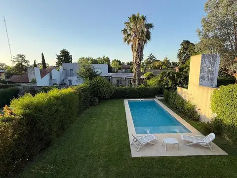 Casa en Alquiler en Montecarlo, USD 1.500