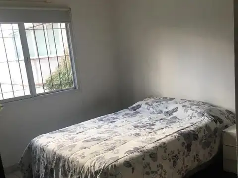 Casa en Alquiler con 1 cochera
