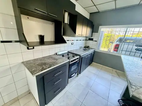 Casa en Alquiler con 1 cochera