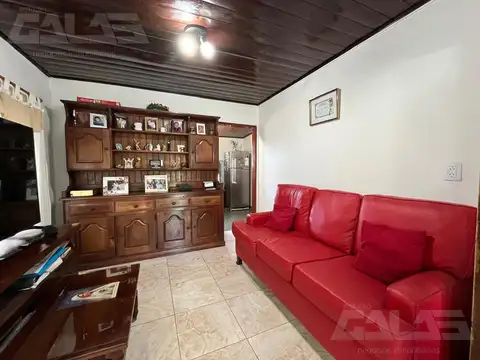 Casa en Venta con 3 cocheras