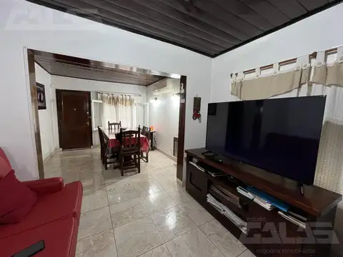 Casa 3 ambientes con 1 baño