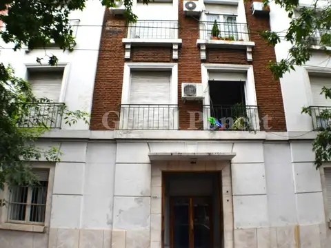 Departamento 2 Ambientes con Entrepiso y Patio