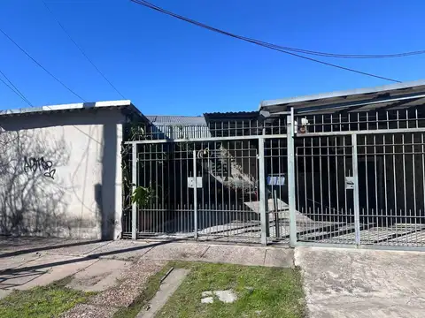 Casa 6 ambientes con 2 baños