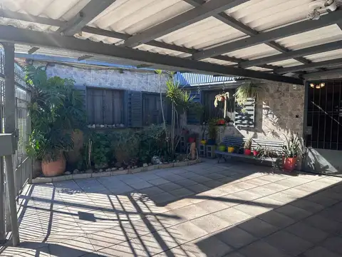 VENTA CASA 6 AMB -4 DORM-JOSÉ C.PAZ-COCHERA DOBLE