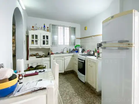 O higgins  al 500, entre Int. becco y Haedo