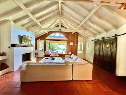 Casa 7 ambientes c/ jardín y piscina en Venta en Las Lomas, San Isidro, G.B.A. Zona Norte