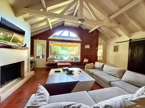 Casa 7 ambientes c/ jardín y piscina en Venta en Las Lomas, San Isidro, G.B.A. Zona Norte