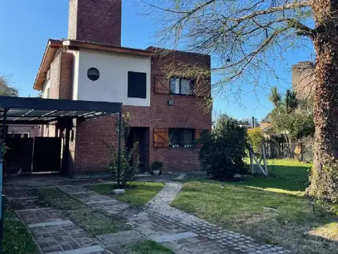 Casa 5 ambientes con 2 baños