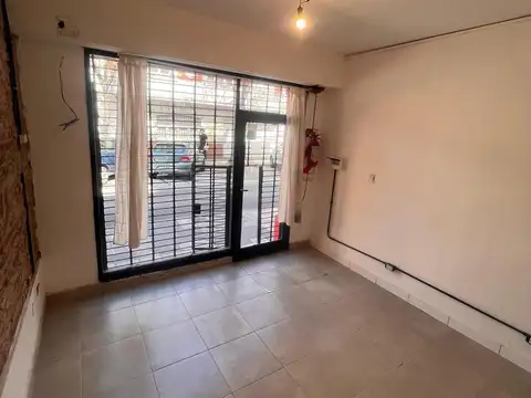 Local en Alquiler en San Fernando Vías  /  Centro, $ 750.000