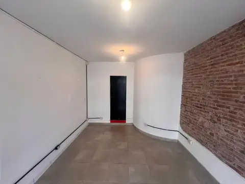 Local en Alquiler en San Fernando Vías  /  Centro, $ 750.000