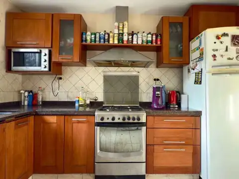 Casa 5 ambientes con 2 baños