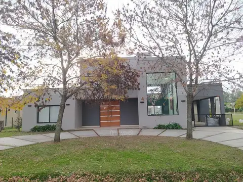 Casa  en venta en El Nacional, General Rodríguez, G.B.A. Zona Oeste