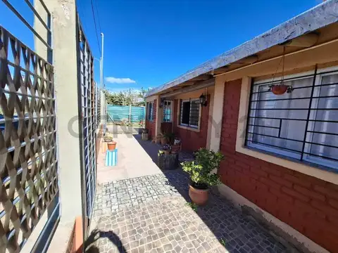 Casa 6 ambientes con 2 baños