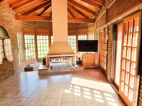 Casa 4 ambientes con 3 baños