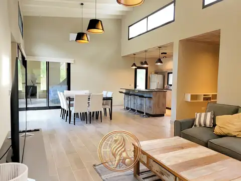 Casa en Venta con 1 cochera