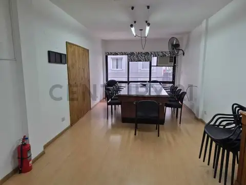EN VENTA, Oficina en Recoleta, CABA. Excelente ubicación.