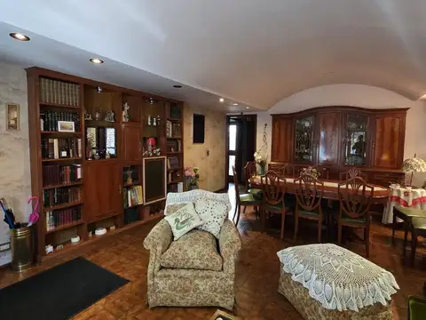 Casa 5 ambientes con 3 baños
