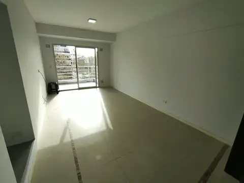 Departamento de 2 ambientes con balcon. Muy luminoso