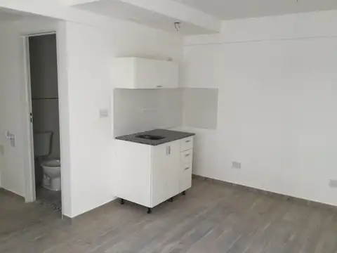 Av. Hipólito Yrigoyen 7700 , Piso PB