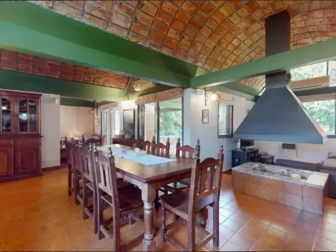 Casa 5 ambientes con 2 baños