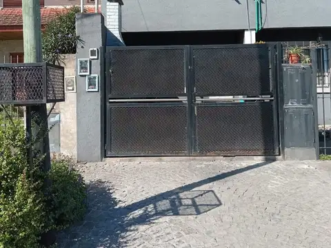 VENTA PH 3 AMBIENTES COCHERA HURLINGHAM