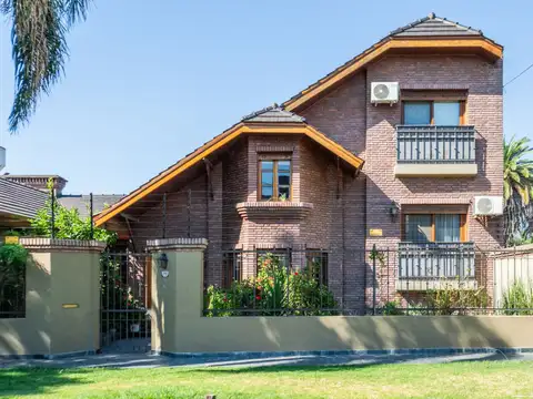 Casa - Venta - Argentina, Morón - Crisologo Larralde 3202