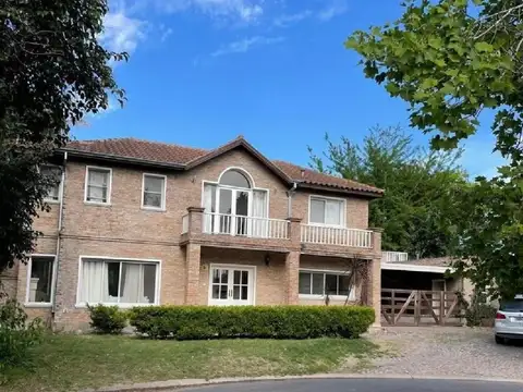 Casa Alquiler En Senderos 1 Pilar Con Piscina