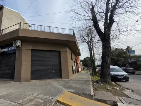 LOCALES A LA VENTA EN OPORTUNINDAD SOBRE CALLE IMPORTANTE EN ITUZAINGO - BS.AS.