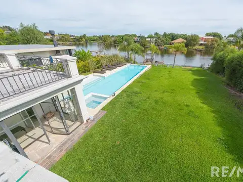 Casa en Venta en San Isidro Labrador, USD 890.000