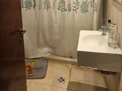 Casa en Alquiler con 4 cocheras