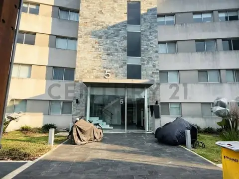VENTA MONOAMBIENTE CON BALCÓN Y VISTA A LA LAGUNA – AQUA 5, LAGOON PILAR